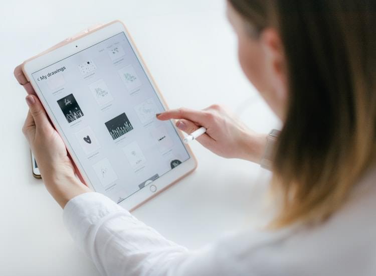 The Hello Vino App for Ipad Transforms Any Wine Lover Into a Knowledgeable Sommelier
